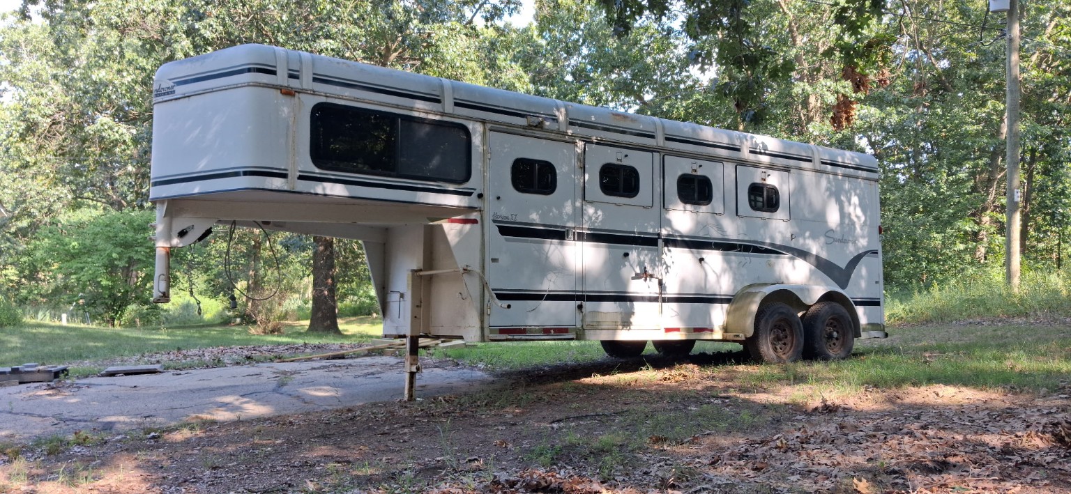 3 Horse Slant Horse Trailer / Stock Trailer